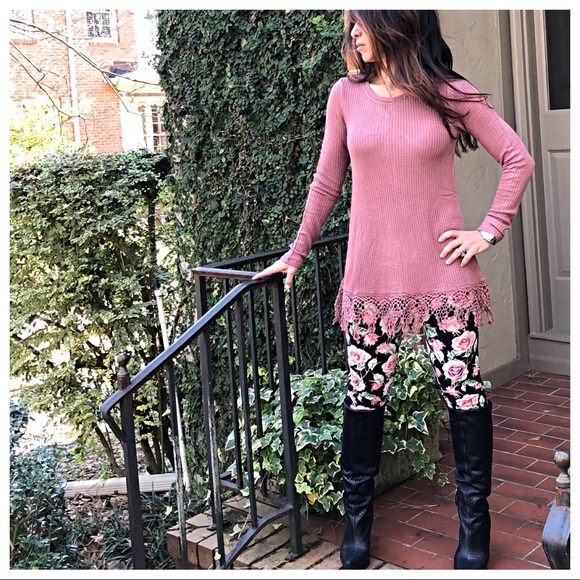 ✨LAST ONE ✨Roses floral leggings - Picture 2 of 8